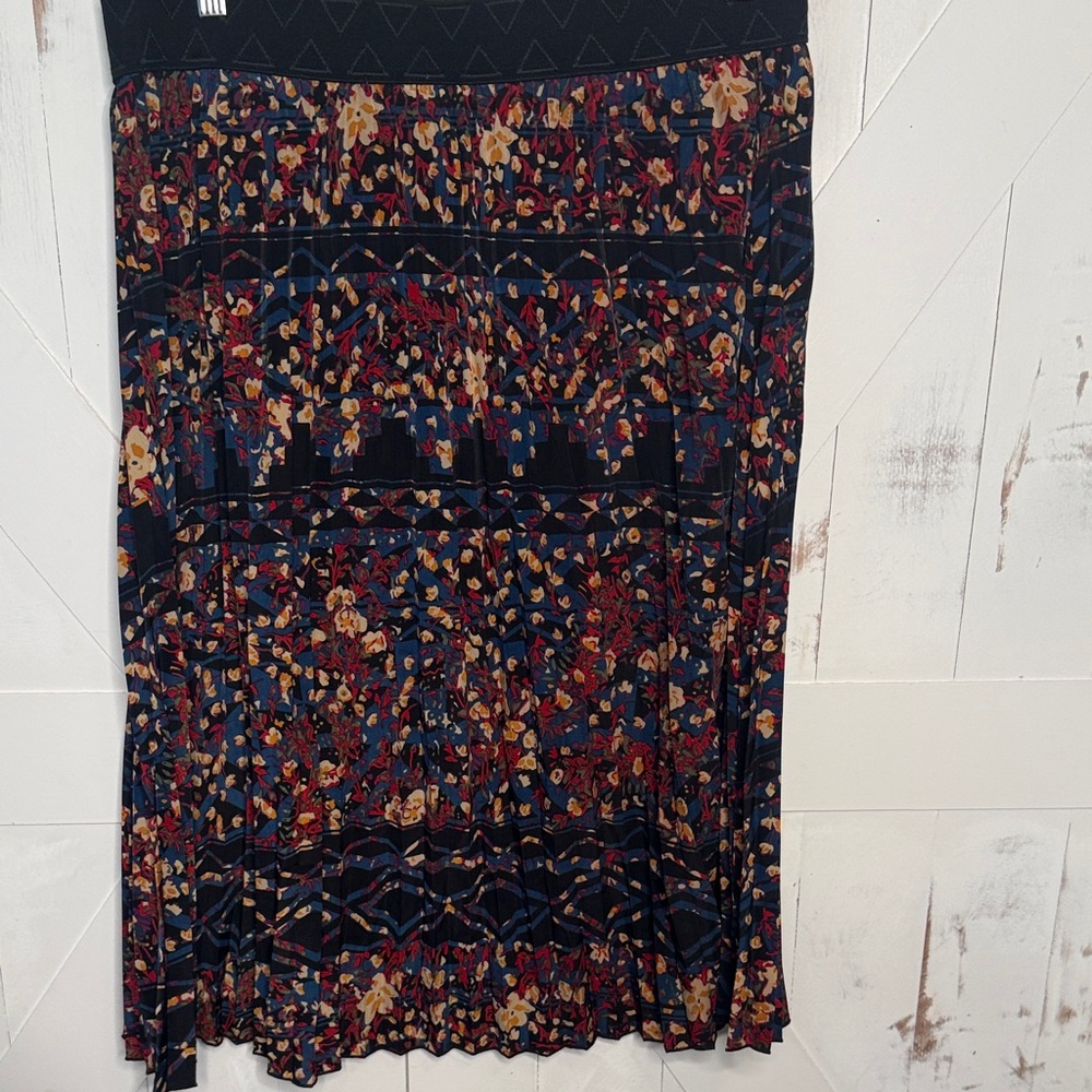 LuLaRoe Black Floral Midi Skirt - Picture 5 of 7